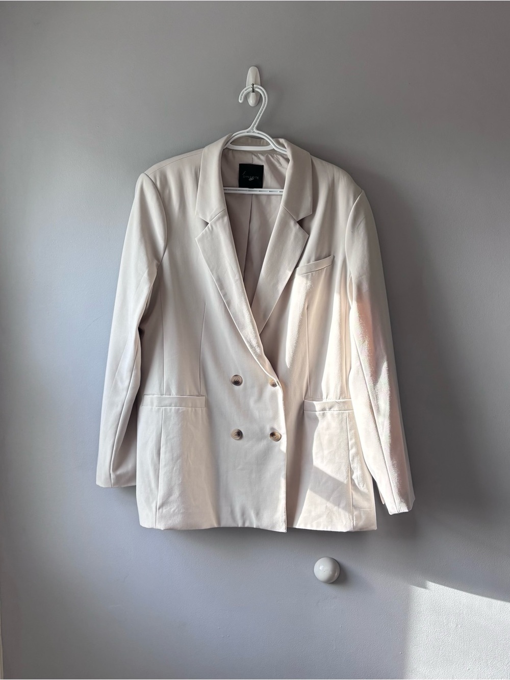 Dynamite cream oversized blazer
